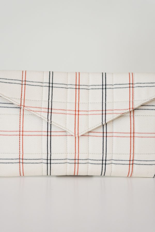 marija tarlac wool envelope clutch checked white 2 scaled