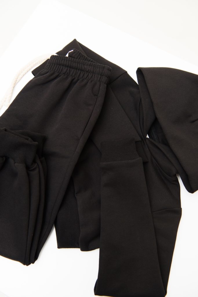 Sweatshirt and Pants Set in Black